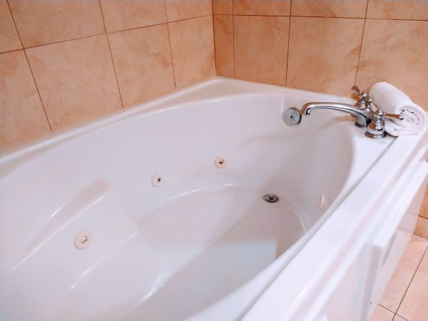 Acrylic Tub Installation in Winchester