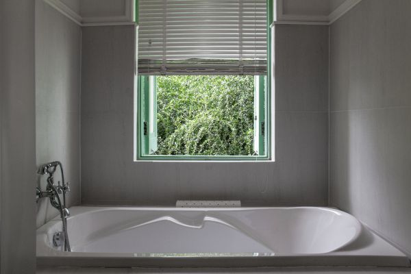 Fiberglass Tub Installation in Winchester